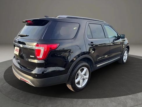 Used 2016 Ford Explorer XLT w/ Equipment Group 201A AWD/4WD image 6