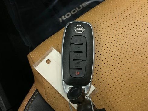 Used 2023 Nissan Rogue Platinum w/ Platinum Premium Package FWD image 27