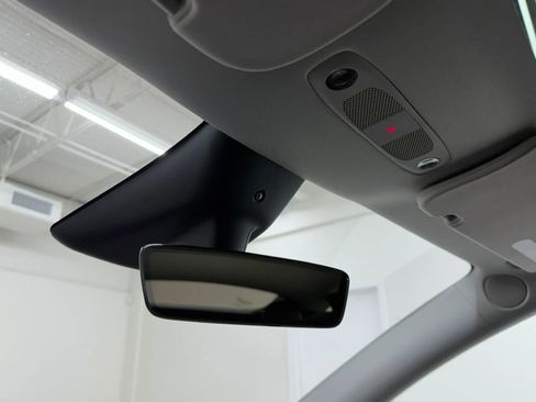 Used 2024 Tesla Model Y 2WD image 20