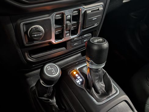 Used 2021 Jeep Wrangler Unlimited Sport AWD/4WD image 21