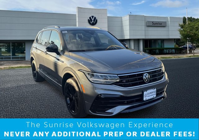 Used 2024 Volkswagen Tiguan SE R-Line AWD/4WD image 1