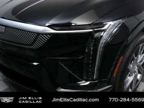 Certified 2025 Cadillac Optiq Luxury 2 w/ LPO, Floor Liner Package image 36