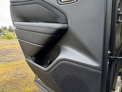 Certified 2025 Subaru Forester Limited image 32