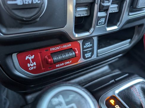 Used 2021 Jeep Wrangler Unlimited Rubicon w/ Xtreme Recon 35" Tire Package image 29