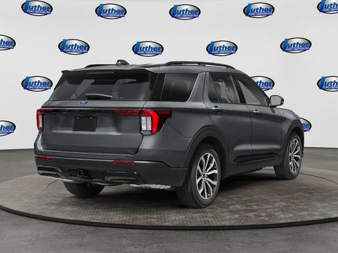 Used 2025 Ford Explorer ST-Line w/ ST-Line Street Pack AWD/4WD image 2