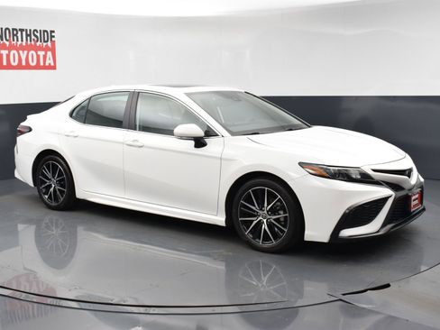 Used 2023 Toyota Camry SE w/ Audio Upgrade Package image 6