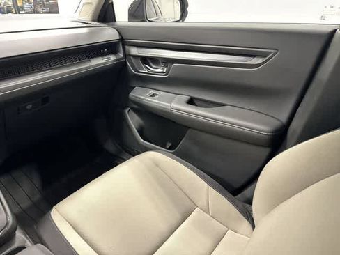 Used 2025 Honda CR-V EX image 13