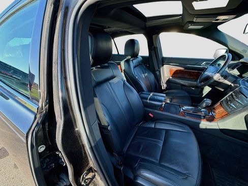 Used 2014 Lincoln MKS AWD w/ Equipment Group 101A image 31