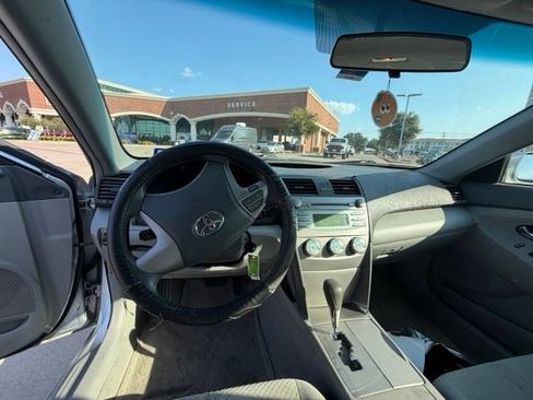 Used 2009 Toyota Camry FWD image 11
