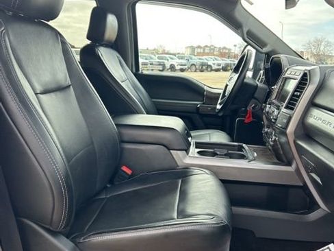 Used 2019 Ford F250 Lariat w/ Chrome Package image 19