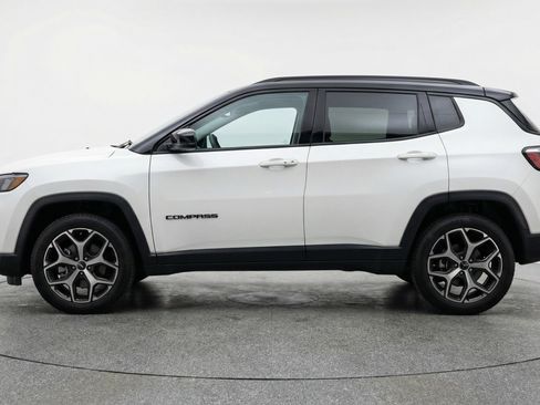 Used 2025 Jeep Compass Limited image 5