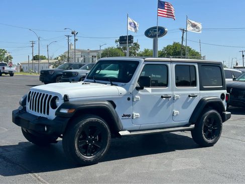 Used 2023 Jeep Wrangler Unlimited Sport AWD/4WD image 2