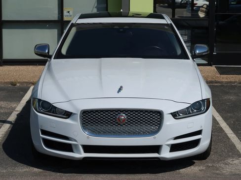 Used 2017 Jaguar XE First Edition image 3
