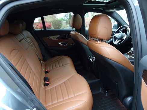 Used 2021 Mercedes-Benz GLC 300 GLC 300 image 22