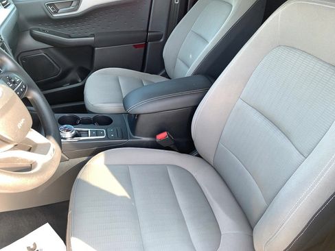 Used 2020 Ford Escape S image 18