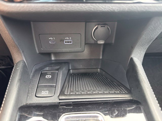 Used 2023 Nissan Kicks SR w/ SR Premium Package FWD image 26
