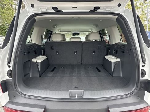 Certified 2025 Hyundai Santa Fe SEL image 18