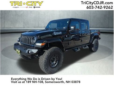 New 2025 Jeep Gladiator Sport image 1