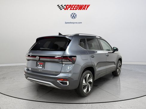 New 2025 Volkswagen Taos SE image 6
