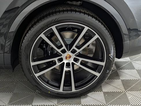 New 2026 Porsche Cayenne Coupe image 12