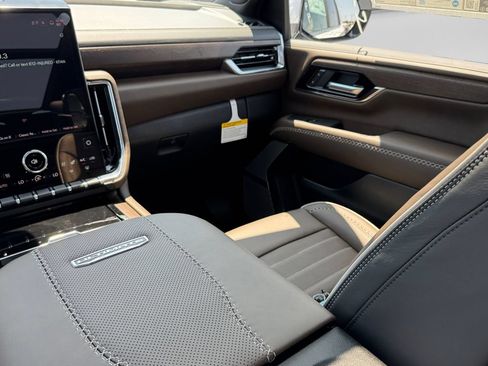 New 2026 GMC Yukon Denali Ultimate AWD/4WD image 18
