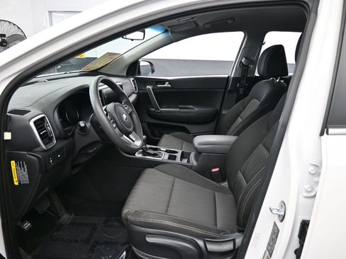 Used 2020 Kia Sportage LX image 11