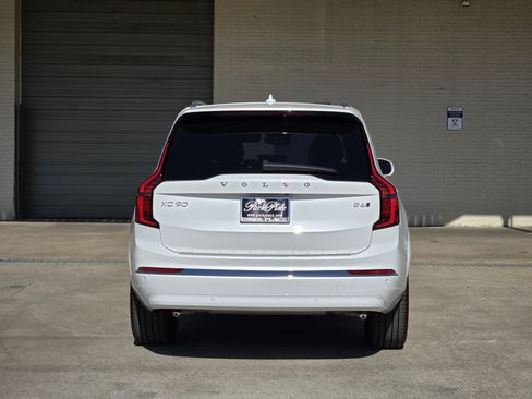 New 2026 Volvo XC90 B6 Plus w/ Protection Package Premier image 8