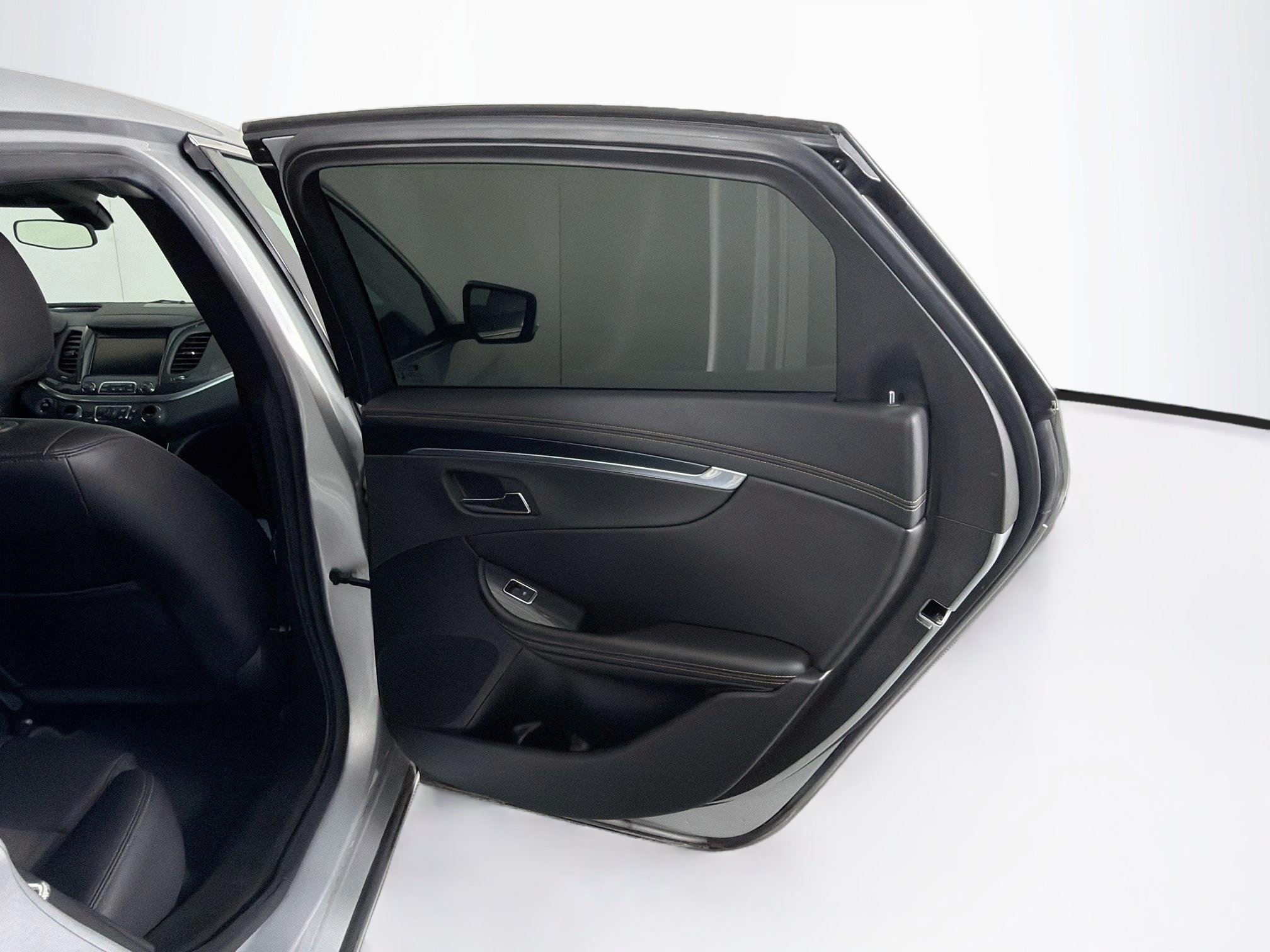 Used 2019 Chevrolet Impala LT FWD image 28