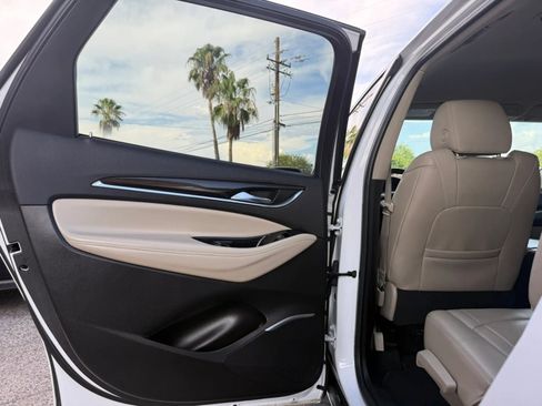 Used 2018 Buick Enclave Essence FWD image 36