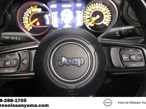 Used 2021 Jeep Gladiator Sport image 9