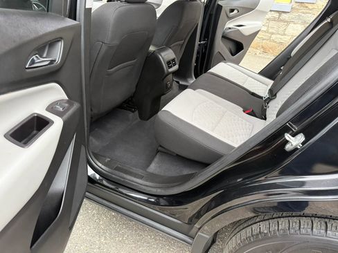 Used 2021 Chevrolet Equinox LS w/ LS Convenience Package image 21