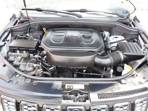 Used 2019 Jeep Grand Cherokee Altitude AWD/4WD image 37