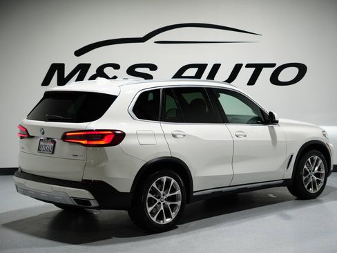 Used 2022 BMW X5 xDrive40i w/ Parking Assistance Package image 7