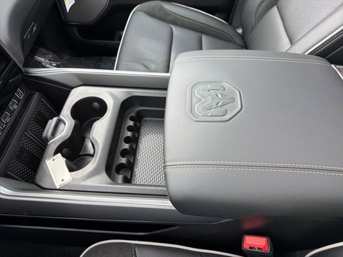 New 2026 RAM 1500 Laramie AWD/4WD image 21