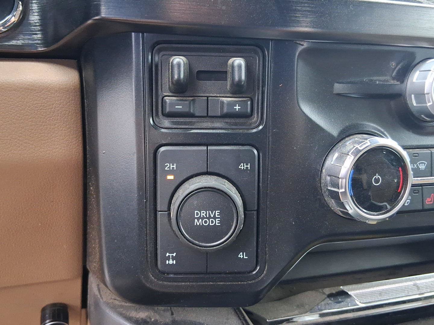 Used 2024 Ford F350 Lariat w/ Chrome Package AWD/4WD image 18