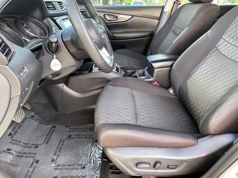 Used 2020 Nissan Rogue SV w/ Premium Package FWD image 21