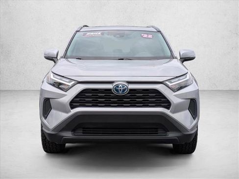 Used 2022 Toyota RAV4 XLE AWD/4WD image 2