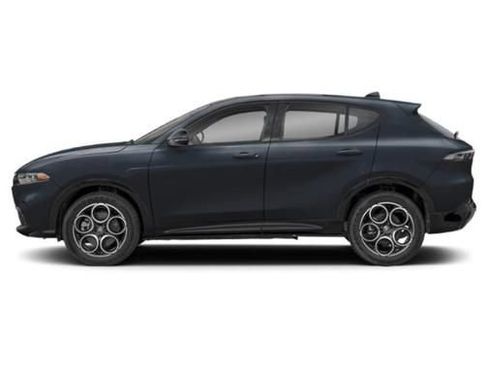 Used 2025 Alfa Romeo Tonale w/ Premium Package AWD/4WD image 2