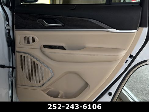 Used 2022 Jeep Grand Cherokee Limited 4xe w/ Luxury Tech Group II AWD/4WD image 42
