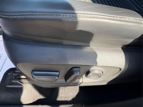 Used 2021 Toyota Highlander XSE FWD image 22