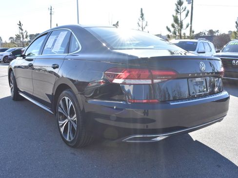 Used 2021 Volkswagen Passat 2.0T SE image 7