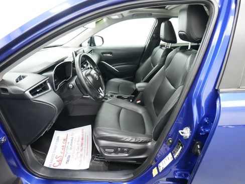 Used 2022 Toyota Corolla Cross XLE w/ Convenience Package AWD/4WD image 15