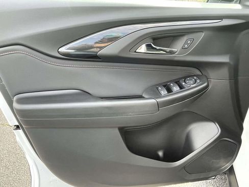 Used 2023 Chevrolet TrailBlazer RS w/ Convenience Package image 17