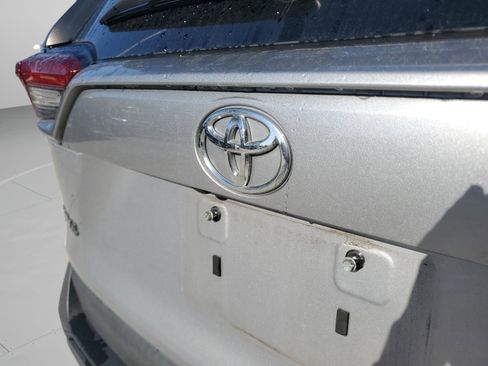 Used 2021 Toyota RAV4 XLE Premium image 33