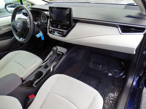 Used 2022 Toyota Corolla LE FWD image 29