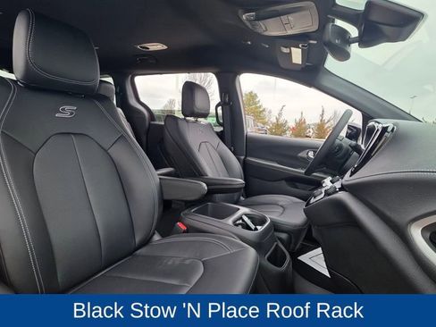 New 2026 Chrysler Pacifica Select w/ S Appearance Package image 13