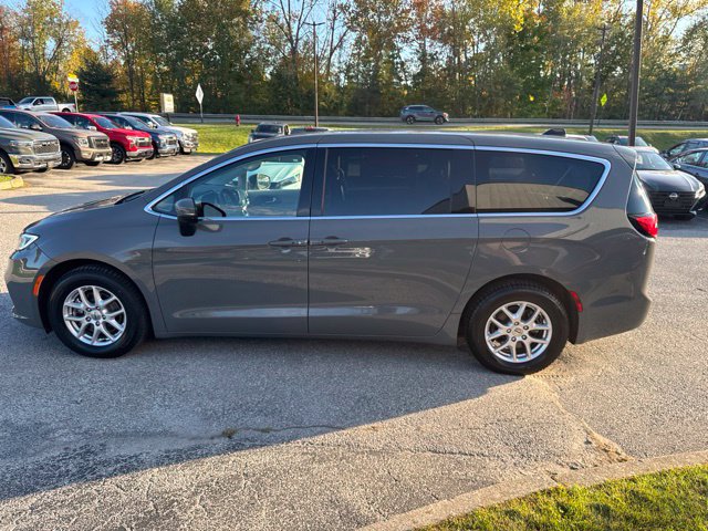 Used 2023 Chrysler Pacifica Touring-L FWD image 26