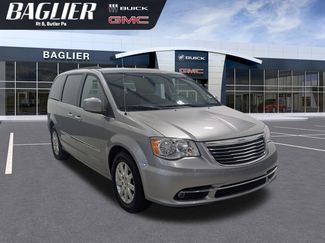 Used 2016 Chrysler Town & Country Touring w/ Driver Convenience Group video 1