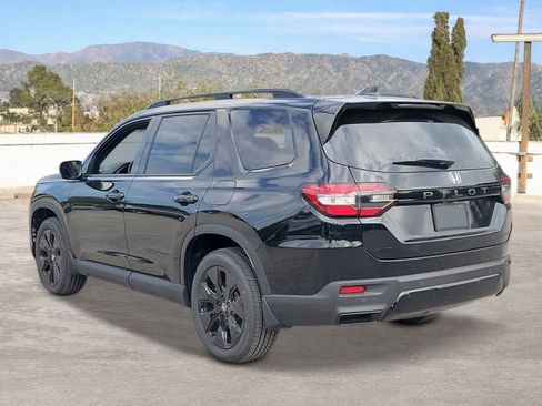 New 2026 Honda Pilot Black Edition image 3