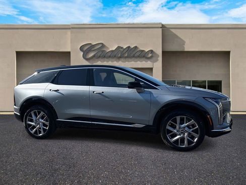 New 2026 Cadillac Optiq Luxury 2 image 1